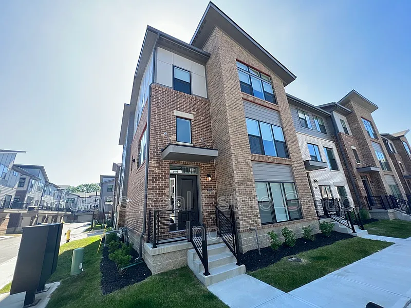 3 bed, 4.0 bath, 2273 sqft, $3,255 — Photo 2