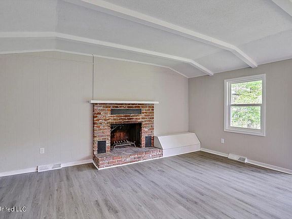 4th image of 1874 Lakeside Dr