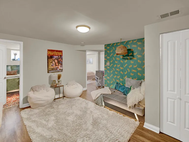 2548 N Burling St — Photo 15