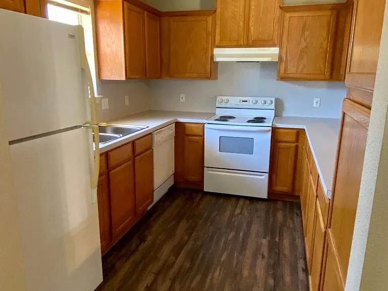 3606 Glenna Ct — Photo 5