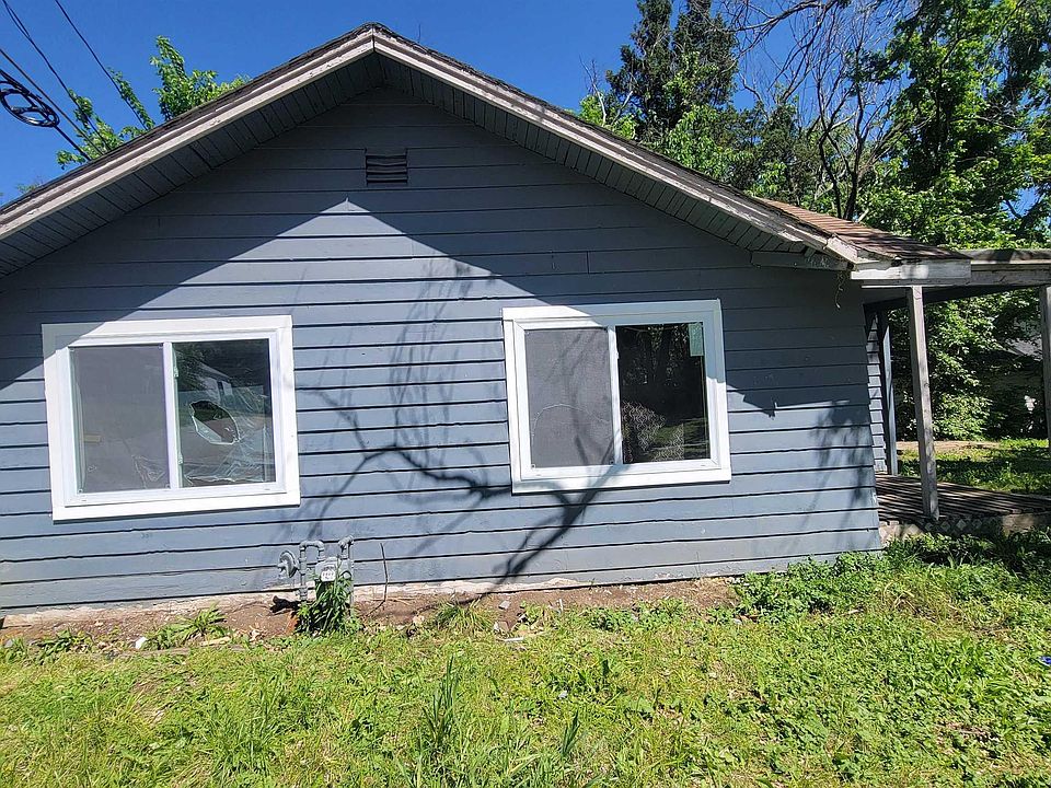 2nd image of 2324 SE Indiana Ave