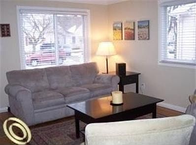 5th image of 702 Marlin Ave