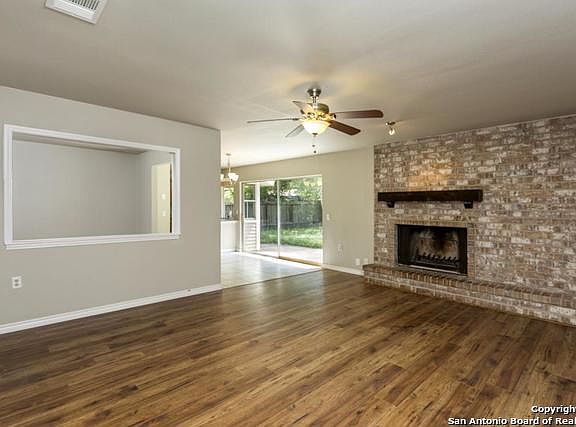 5th image of 2638 Lakeledge St
