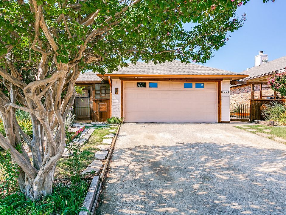 1st image of 922 Boxwood Dr