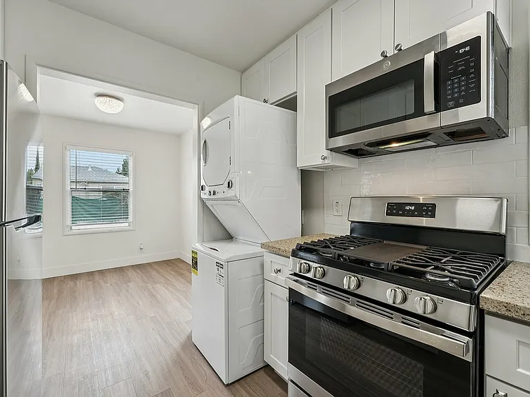 In-Unit Laundry