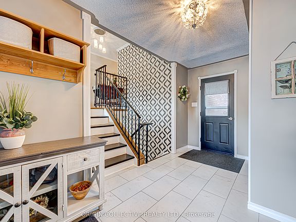 3rd image of 444 William St