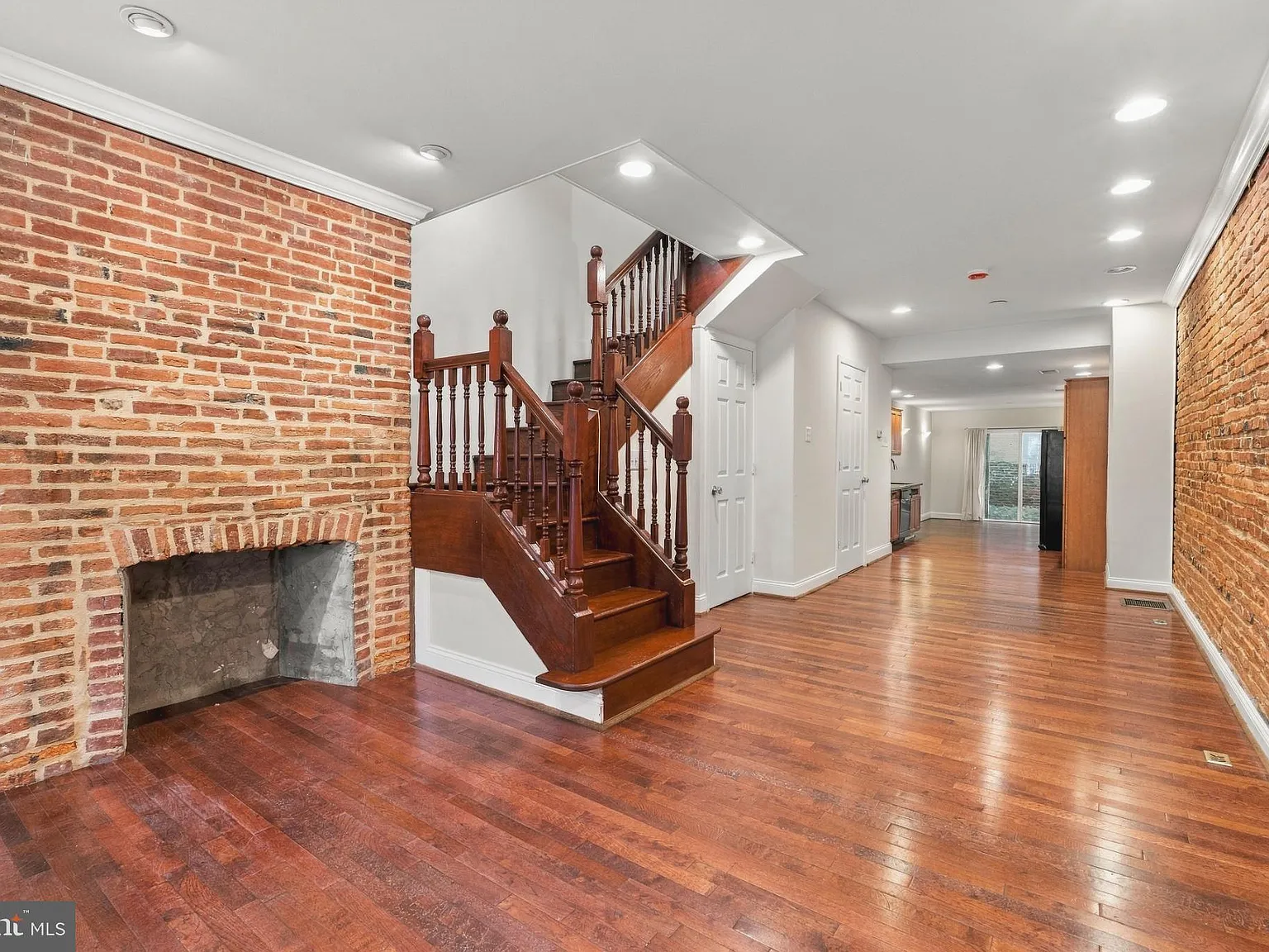 4 bed, 2.5 bath, 1578 sqft, $2,800 — Photo 3