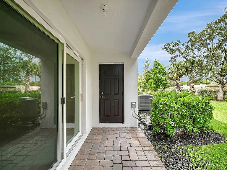 6851 Broadwater Ln — Photo 18