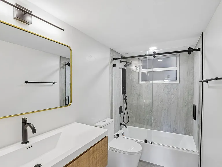 The Oaks Apartments — Photo 61
