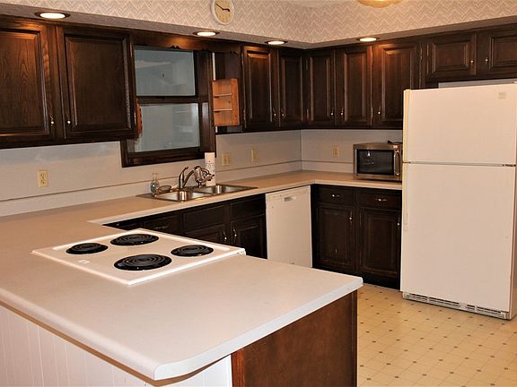 2nd image of 3623 Bartlett Dr