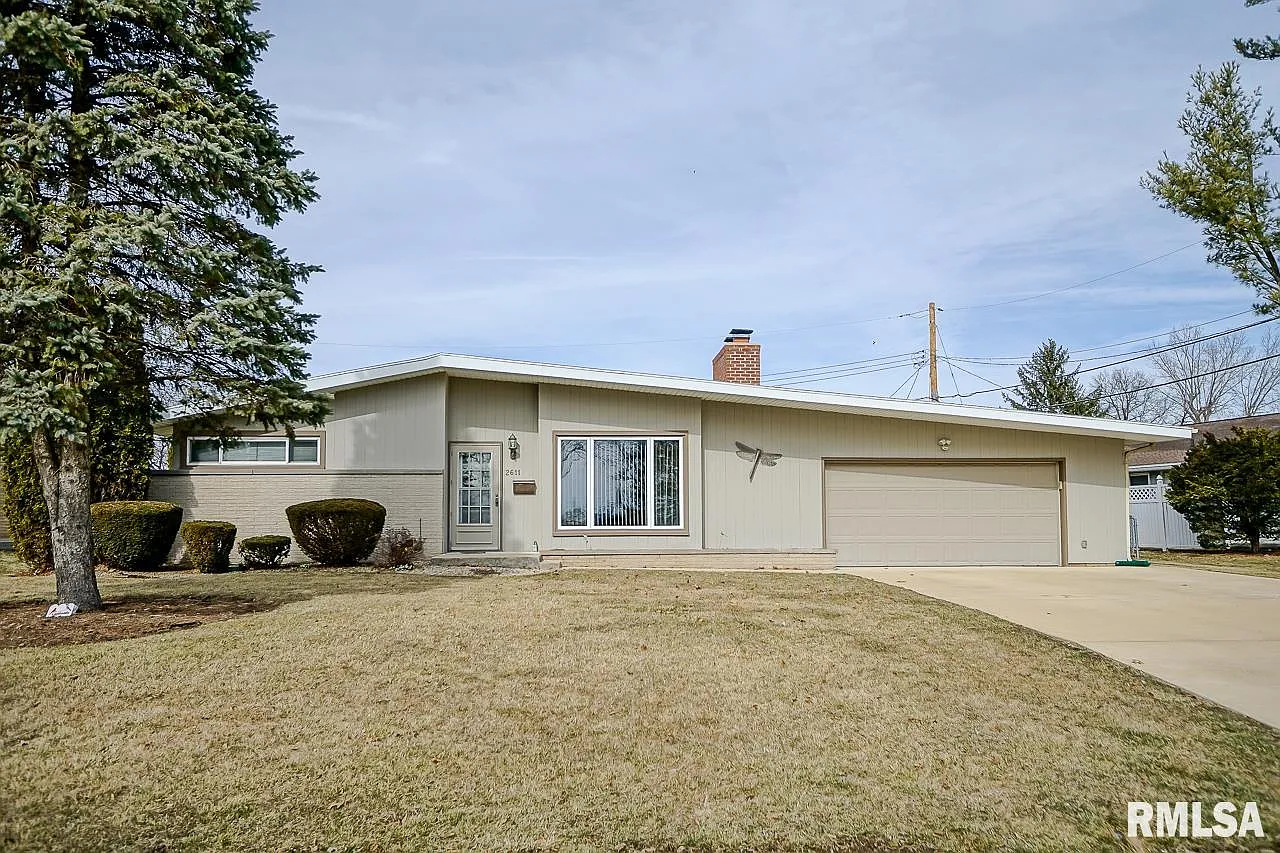 2611 W Greenbrier Ln photo 1