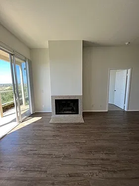 Blocks to the Beach | Scenic Bluff Views | Private Garage + Reserved Parking | Washer/Dryer In Ho... — Photo 3