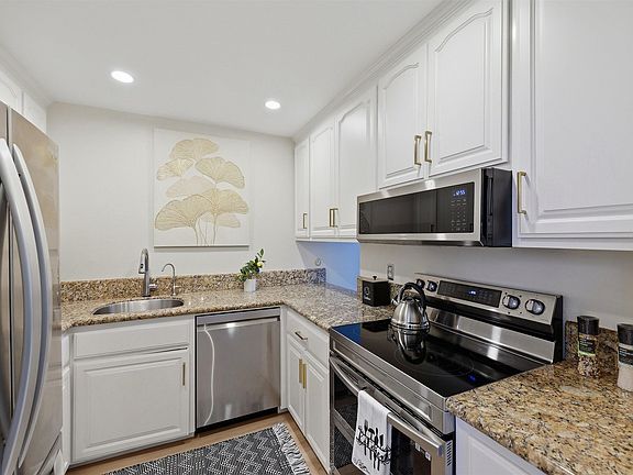 4th image of 651 Moraga Rd APT 12