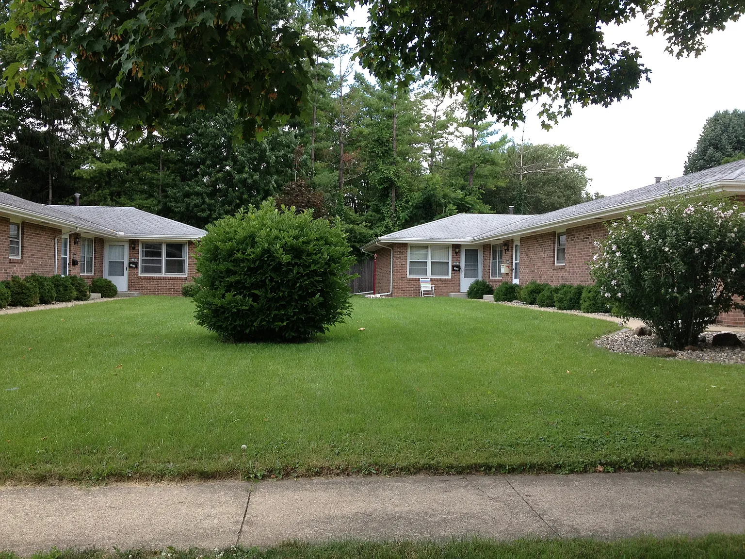 2 bed, 1000 sqft, $1,300 — Photo 1