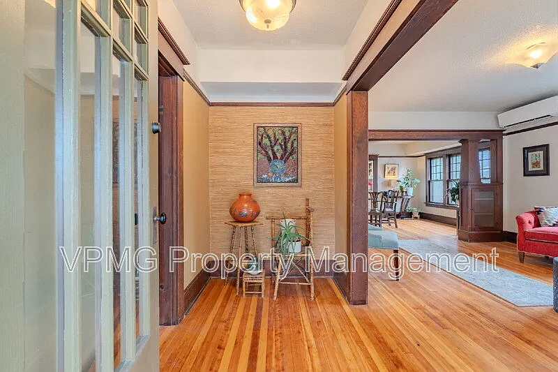 3 bed, 1.5 bath, 2278 sqft, $2,795 — Photo 4