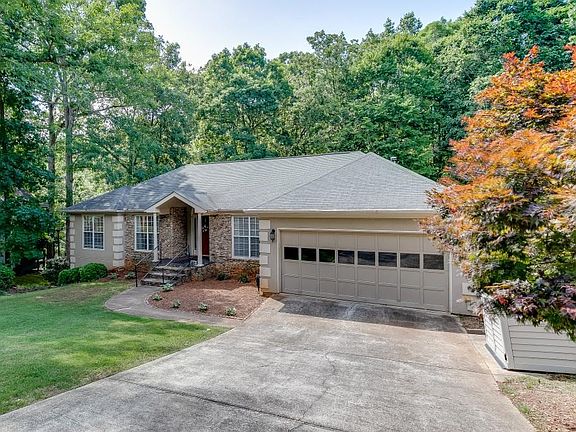 2nd image of 6640 Lake Run Dr