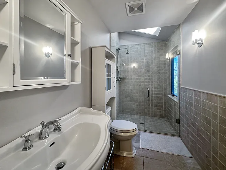 250 Pine Tree Ct — Photo 18
