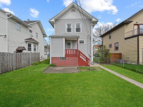 3rd image of 611 Lyman Ave