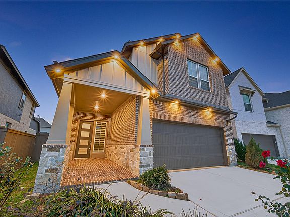 4th image of 147 Nightshade St