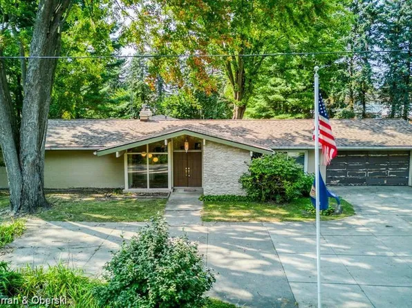 464 S Almont Ave, Imlay City, MI 48444