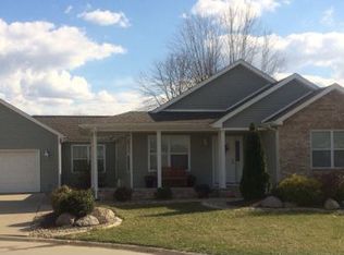 606 Crosswinds Ct, Jerseyville, IL 62052