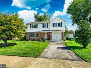 162 Lake Dr, Downingtown, PA 19335