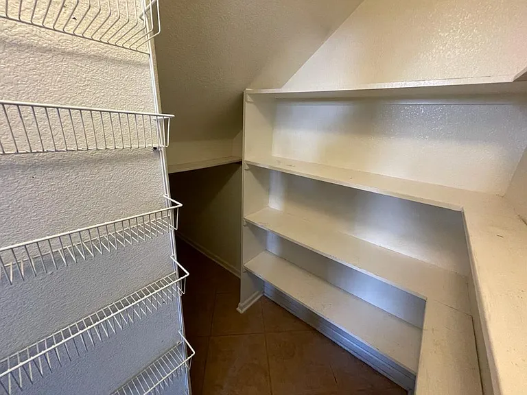 21 Anjou Cir — Photo 10