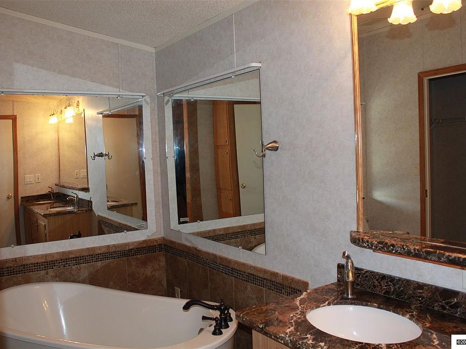 1st image of 10 Agate Circle Dr