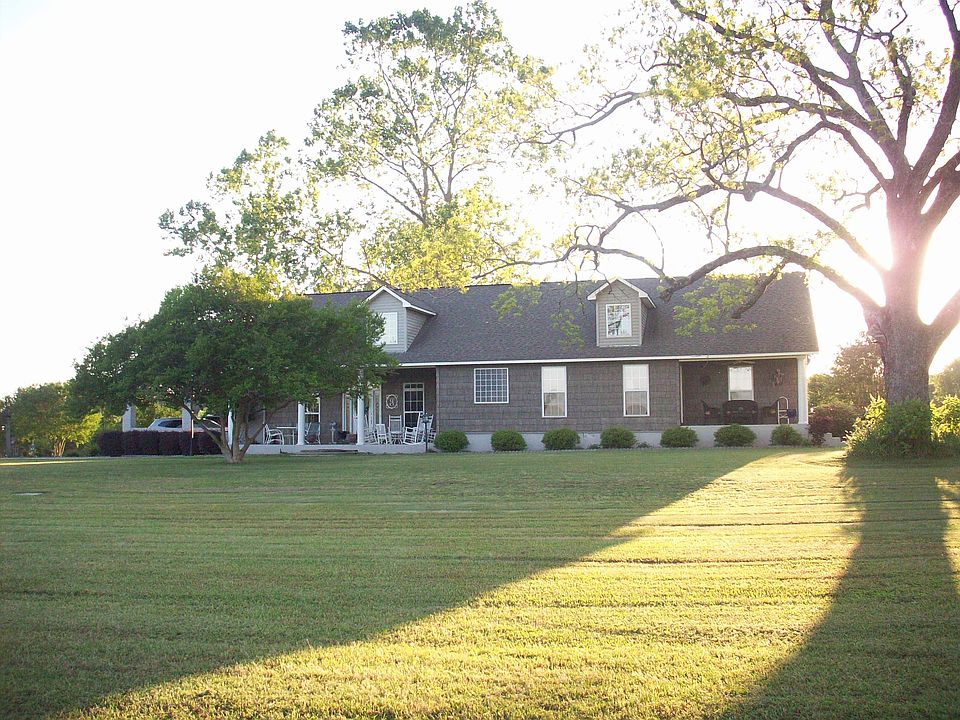 Front view, 900 ft. off rd.