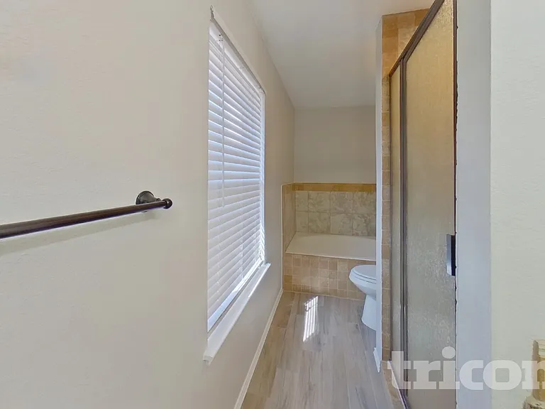 4000 Sapphire Ln — Photo 9