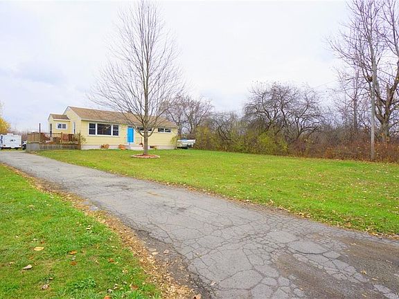 3rd image of 4365 Jackson Dr