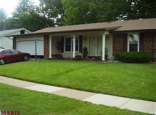 1931 Lakeaire Dr, Saint Louis, MO 63138