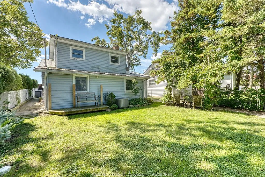 3 bed, $2,400 — Photo 2