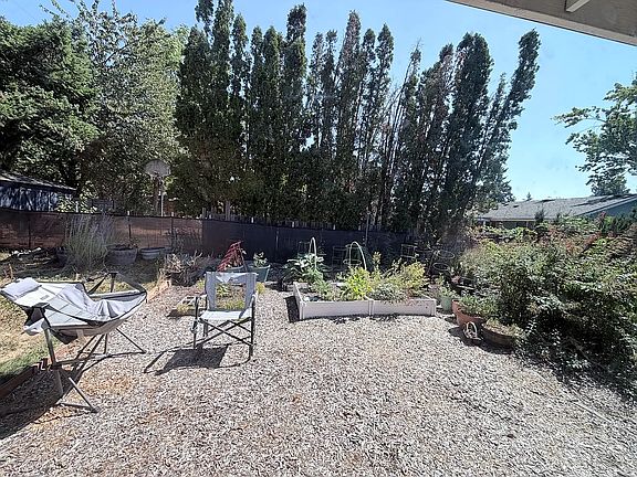 3rd image of 1512 SE 179th Ave