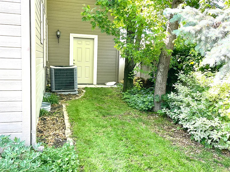 10508 Alpine St — Photo 34