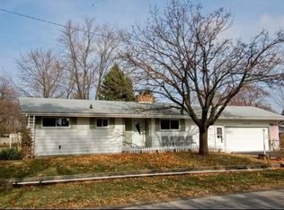 27W500 Williams St, Winfield, IL 60190