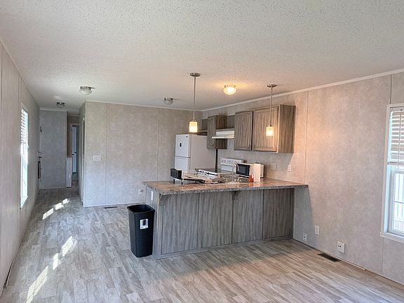 4th image of 420 W Touhy Ave Lot 155