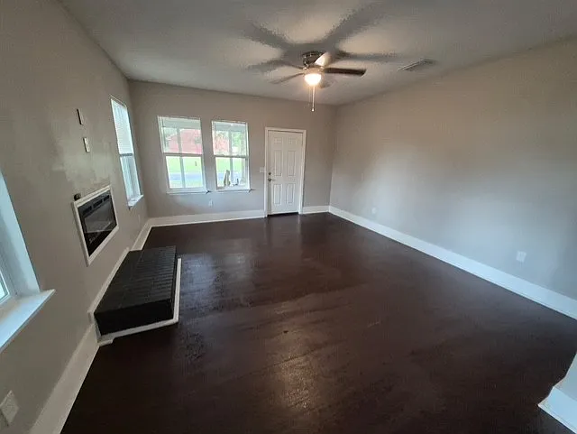 4 bed, 1576 sqft, $2,000 — Photo 4