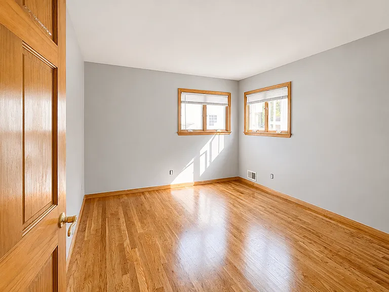 3646 Amboy Rd — Photo 8