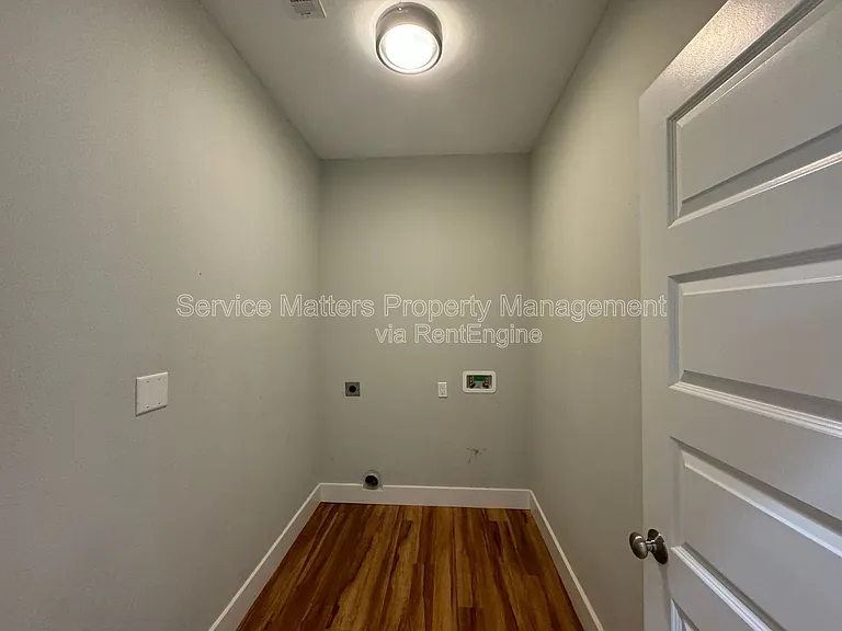1416 E Baars St — Photo 13