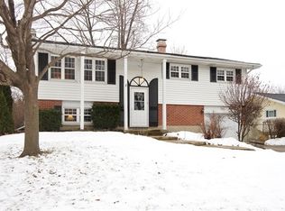 745 Alcoa Ln, Hoffman Estates, IL 60169