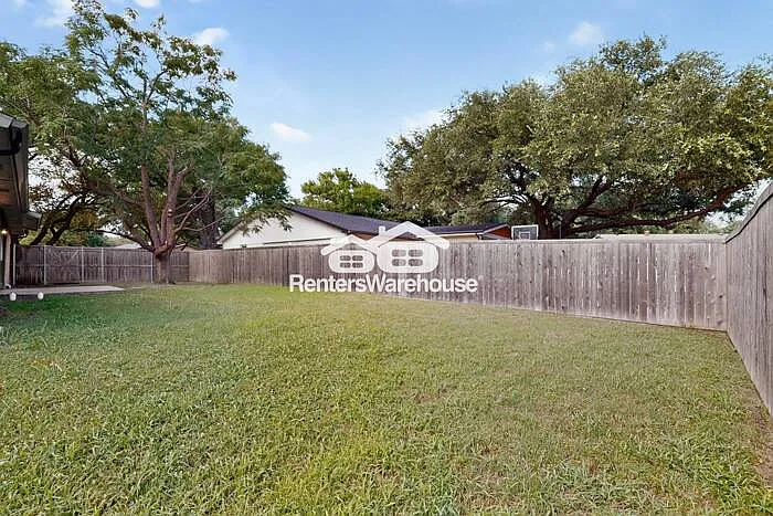 1004 Whitehall Dr — Photo 46