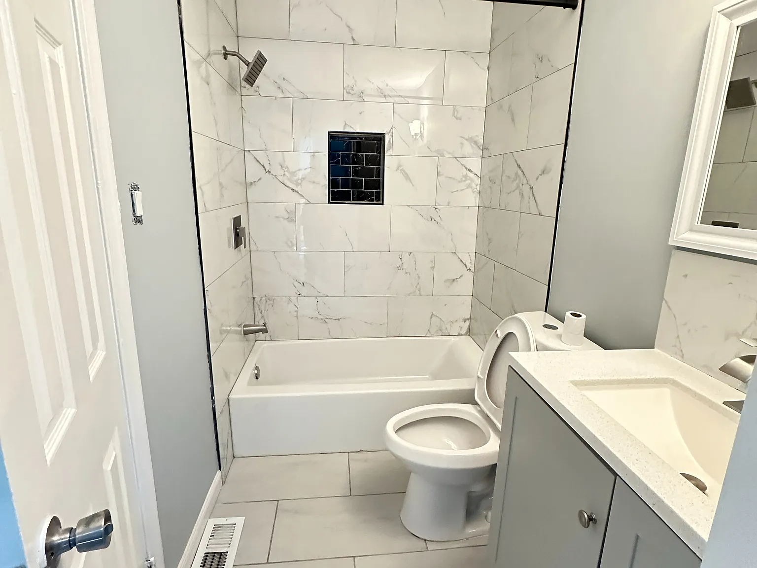 1 bed, 2394 sqft, $850 — Photo 2