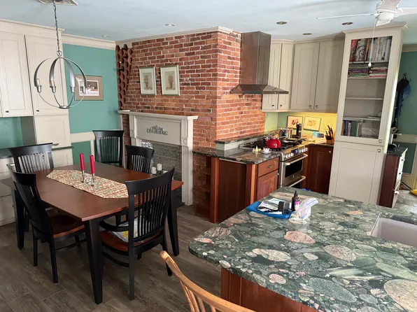 78 High St #1, Exeter, NH 03833