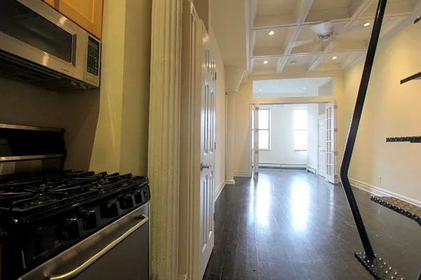 Rented by Julien Aractingi, LREB | media 17