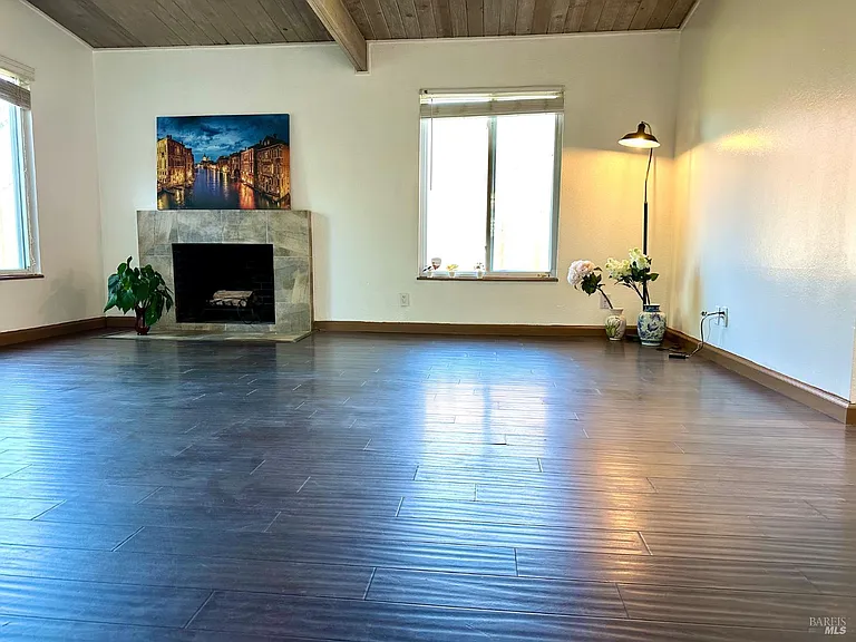 1111 Marionola Way — Photo 4