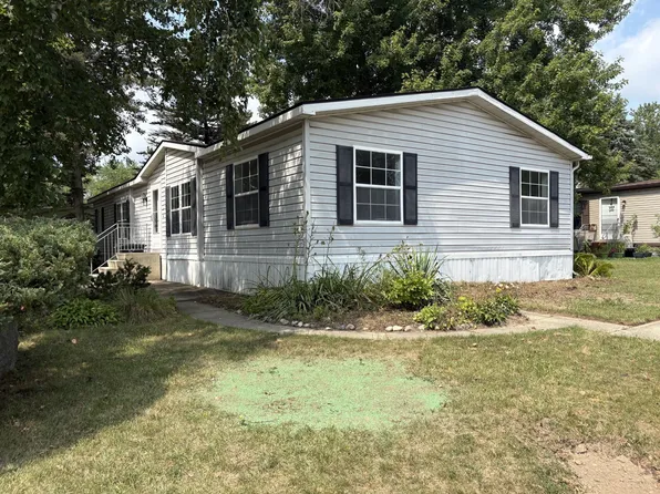 424 Birch Hl, Oakland, MI 48363