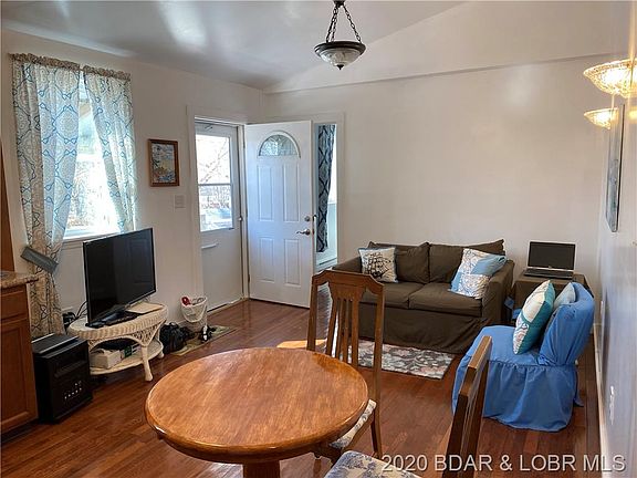 3rd image of 16 Red Rock Cir