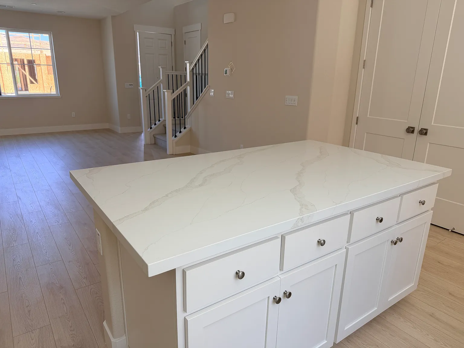 4 bed, 2146 sqft, $3,750 — Photo 2