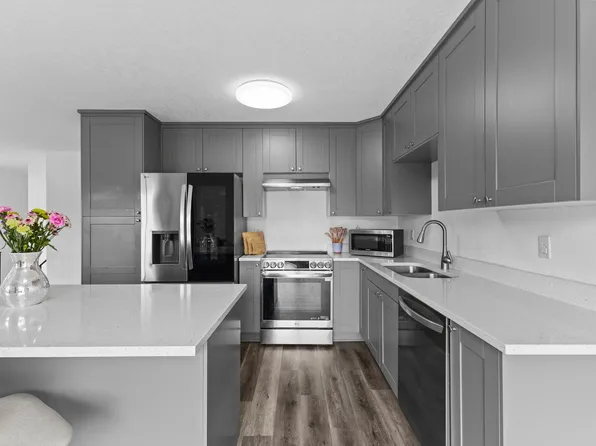 10402 Yorktown Ln N, Maple Grove, MN 55369